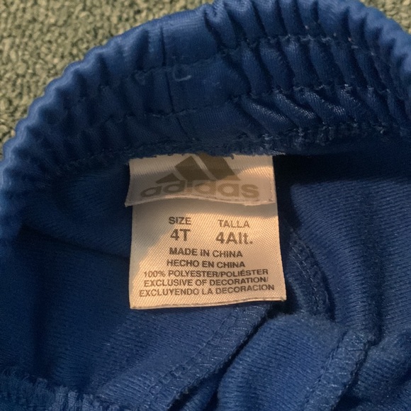 Adidas boys size 4T - Picture 3 of 4